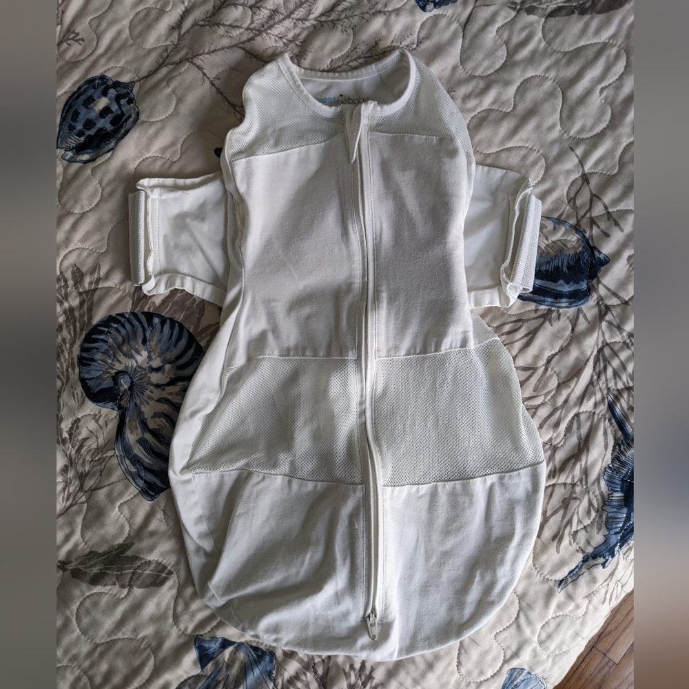 Snoo swaddle size Small